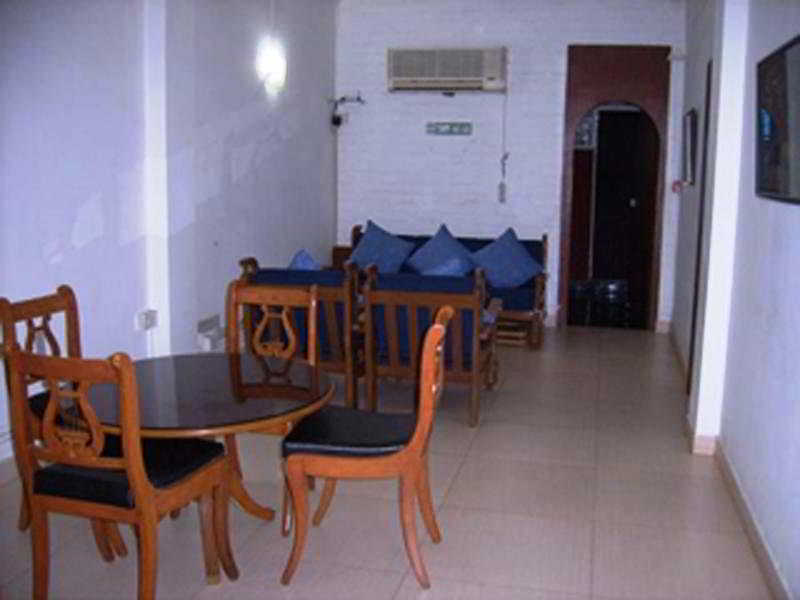 מומביי The Cottage מראה חיצוני תמונה